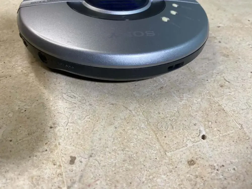 Sony CD Walkman D-EJ109 Portable CD Player with G-Protection (display faded)